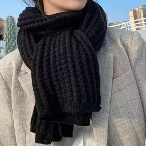 NEW Soft Cable Knit Scarf - Picture 1 of 5